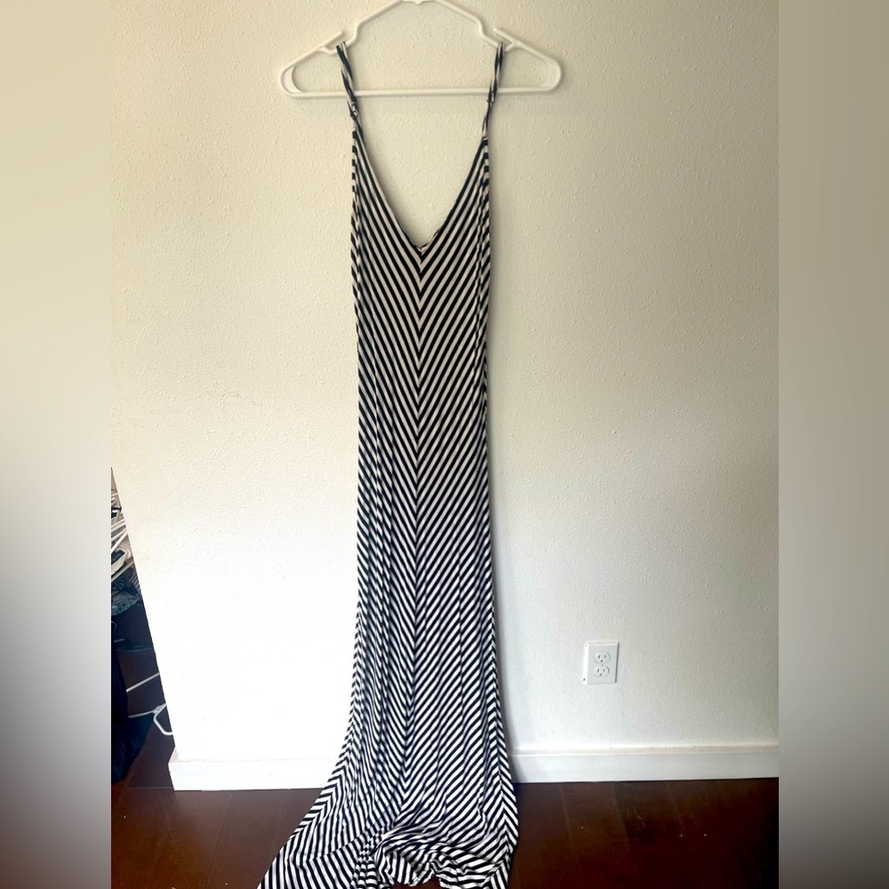 Cute, white and black maxi dress